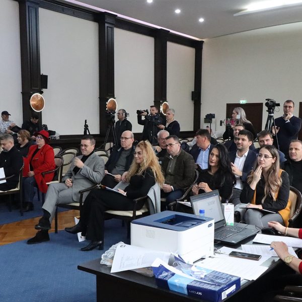 Gest-surpriză al AUR: „Consilierii părăsesc ședința Consiliului Județean”